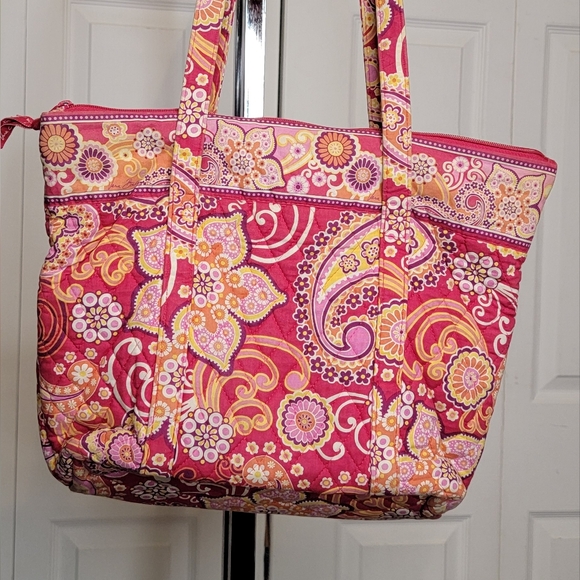 #620 Vera Bradley- Pink/Orange Paisley Tote Bag - Picture 3 of 6